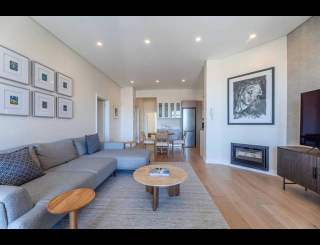 2 BEDROOM APARTMENT TO LET IN SEA POINT